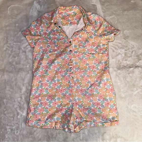 Storia Floral Denim Button Romper Size Medium - Picture 3 of 11